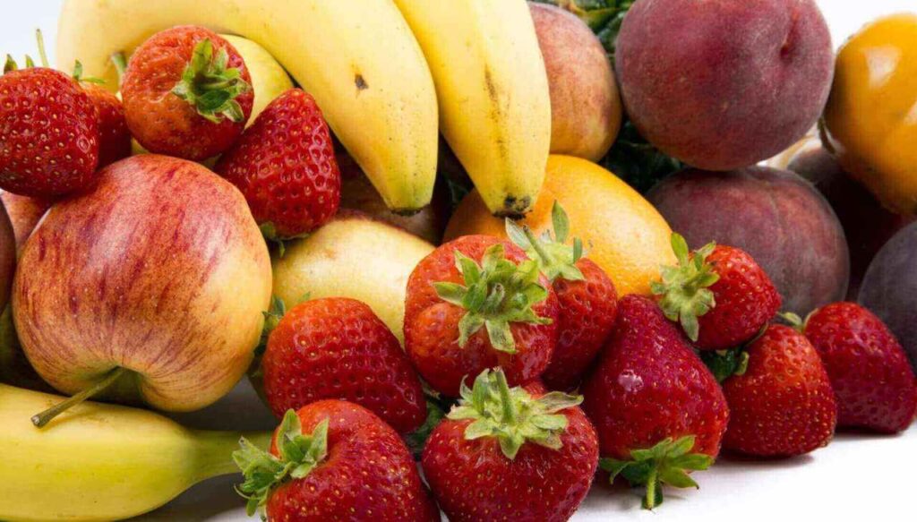 Mangiare la frutta lontano dai pasti