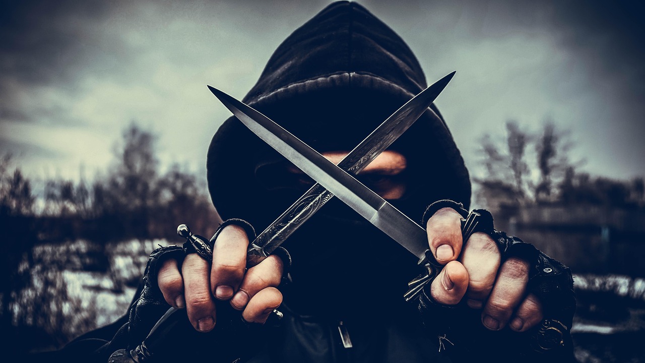 Tour notturno nelle strade di Londra, con ombre e misteri legati a Jack lo Squartatore.