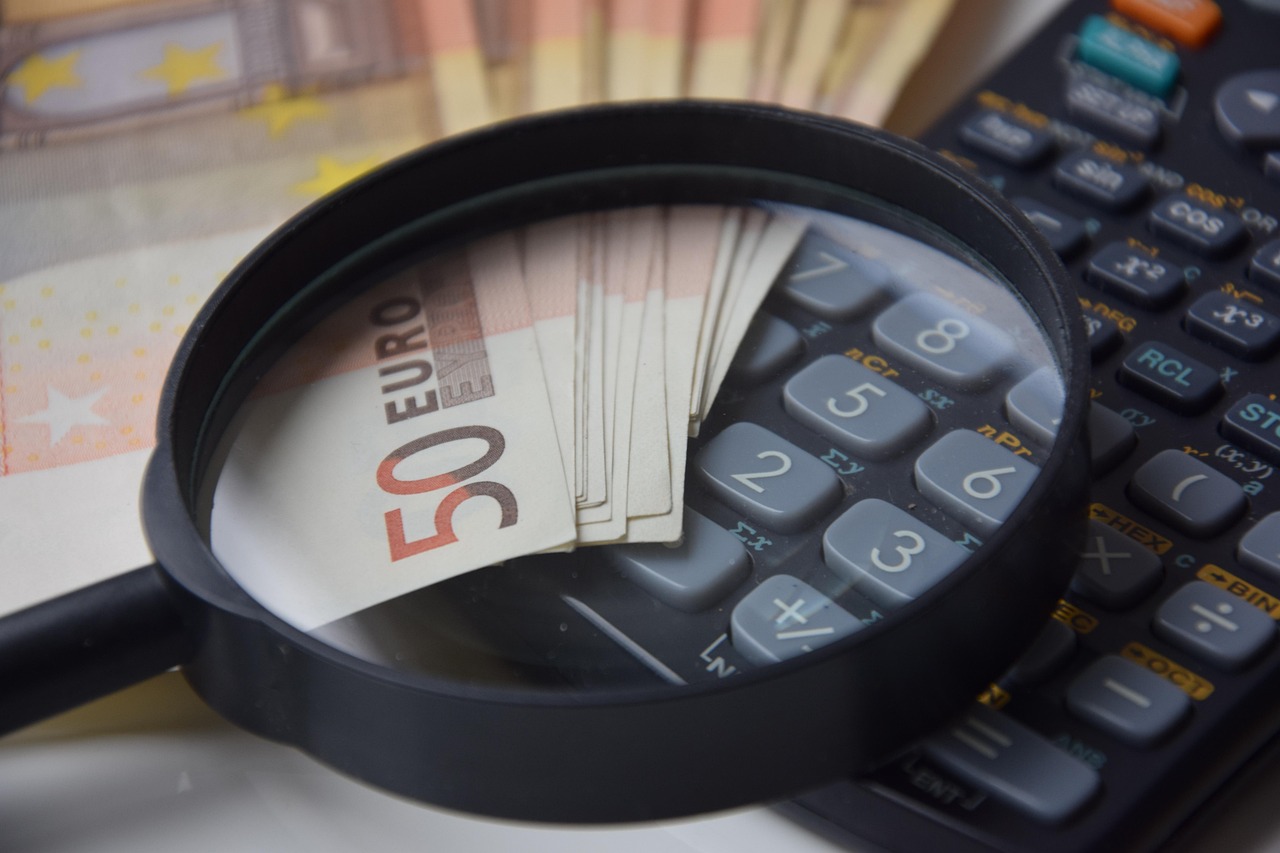 Grafico che illustra i movimenti sul conto bancario e le loro implicazioni.